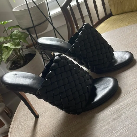 Elegant Black Woven Heeled Mules - Picture 2 of 8